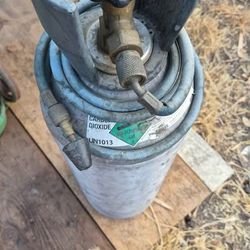 CO2 and Acetylene Gas Cylinders with Hoses