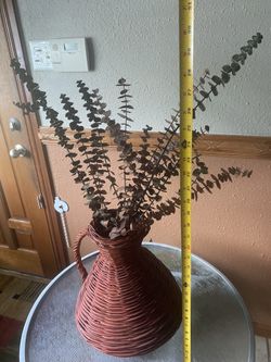 Florero De Mimbre Con Follaje