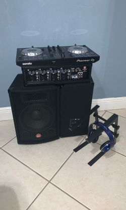 DDJ-SB3 controller, 2 60watt speakers, and MORE!!