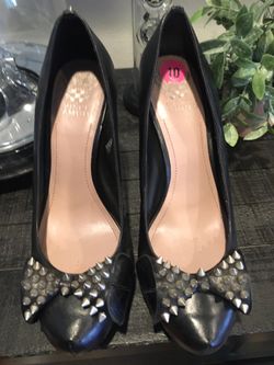 VINCE CAMUTO PUMP/HEEL