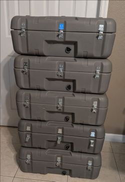 Sealed storage containers