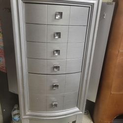 Armoire