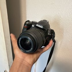 Nikon D3000
