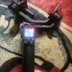 DJI RS3 MINI I USED COUPLE TIMES 