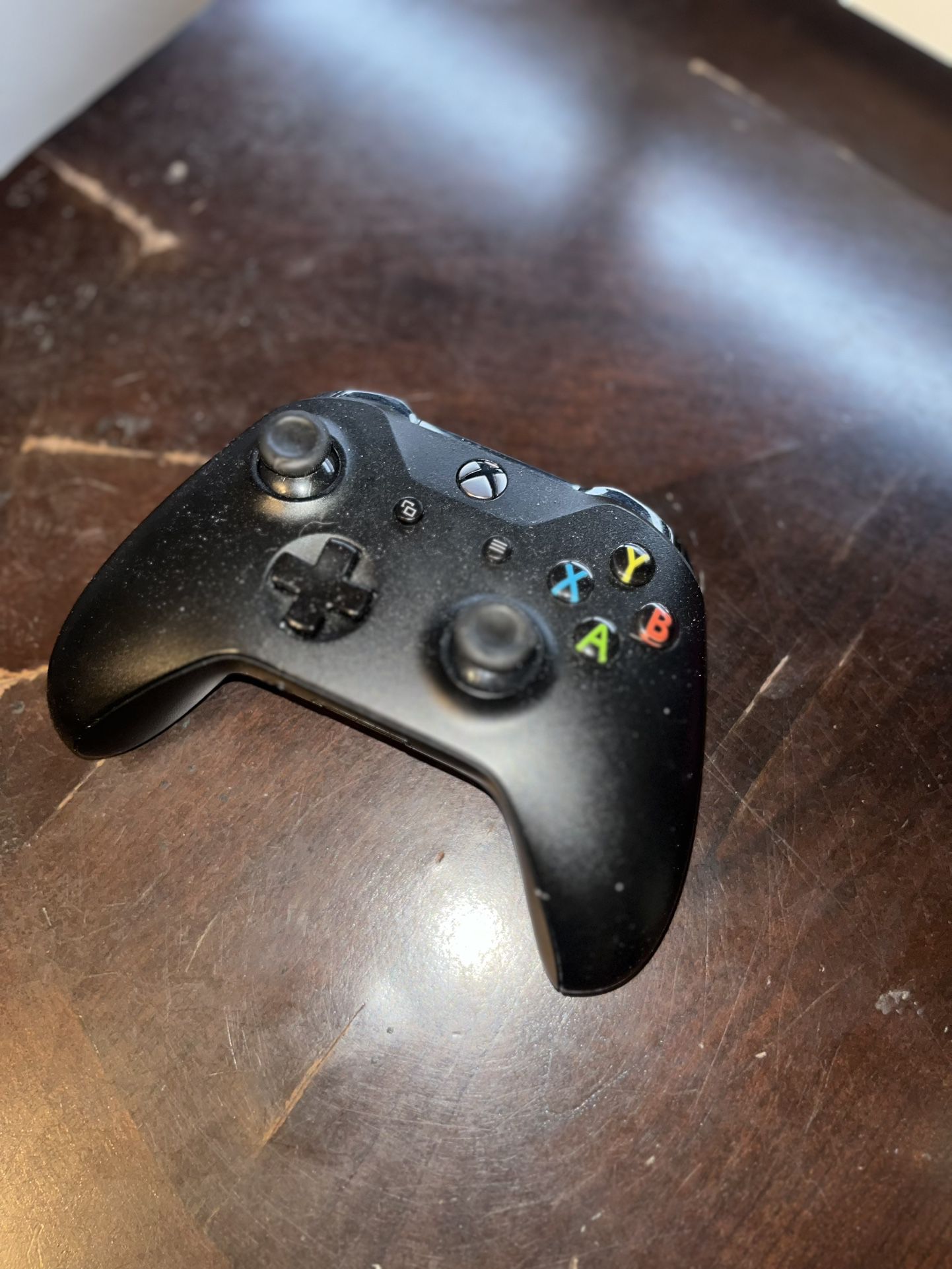 Xbox one Controller w/ Batteries 