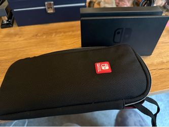 Nintendo Switch Dock and case