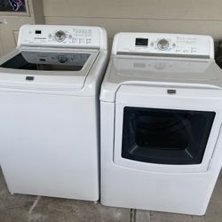 Lavadora y secadora eléctrica de gran capacidad Maytag