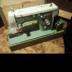 Vintage Sewing Machine 