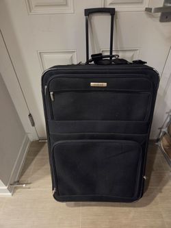 Embark Southside expandable suitcase