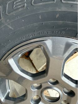 Bridge stone tire on Ford rim