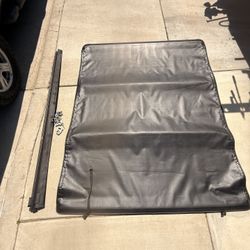 Ford F-150 6ft Bed Cover – Good Condition