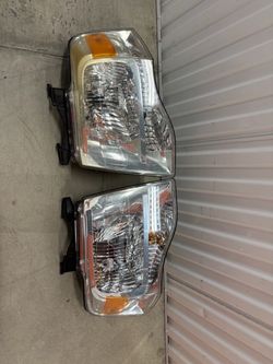 2007 ford expedition right/left headlights