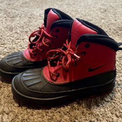 Kids Nike ACG Woodside Boots Size 3Y