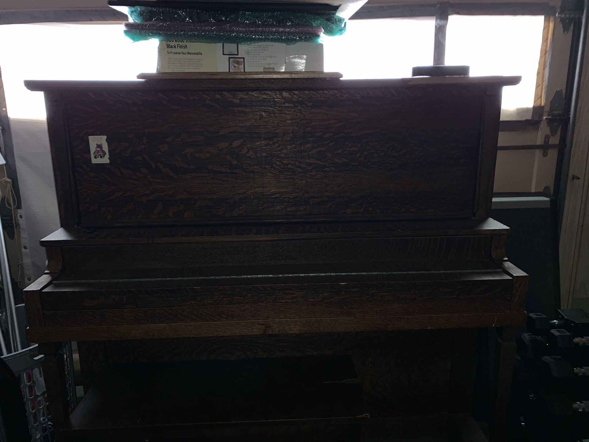 Upright piano