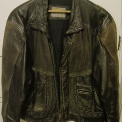 MEN'S MESA RIDGE 100% BLACK LEATHER BOMBER JACKET, NICELY BROKEN IN, SIZE LARGE, NEEDS CLEANING