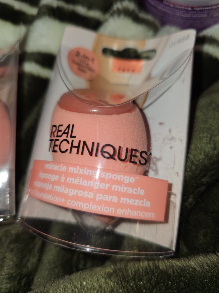 Real Techniques 2 In 1 Miracle Mixing Makeup Sponges 