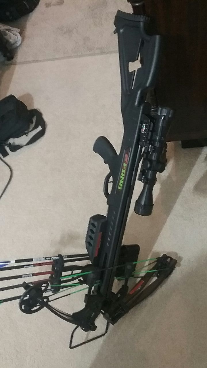 2016 PSE Fang 350 w/ Crossbow 4x32 Scope good condition w/new foam target and 5 quality 20" bolts with target and broad head tips