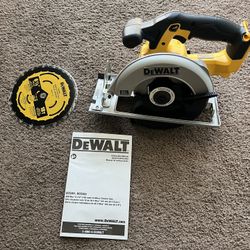 DEWALT Circular Saw DCS391B, 6-1/2-Inch Blade, 460 MWO Engine, 0-50 Degree Bevel Capability, 20V MAX