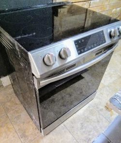 Home / COOKING / Cooking Range / Electric Ranges / 30″ Samsung NE63T8511SS 6.3 cu.ft. Smart Electric Range