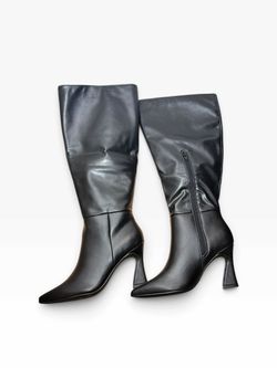 8.5 Black Knee-High Heeled Boots