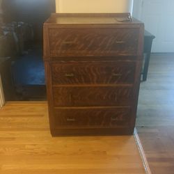 4-Drawer Dresser