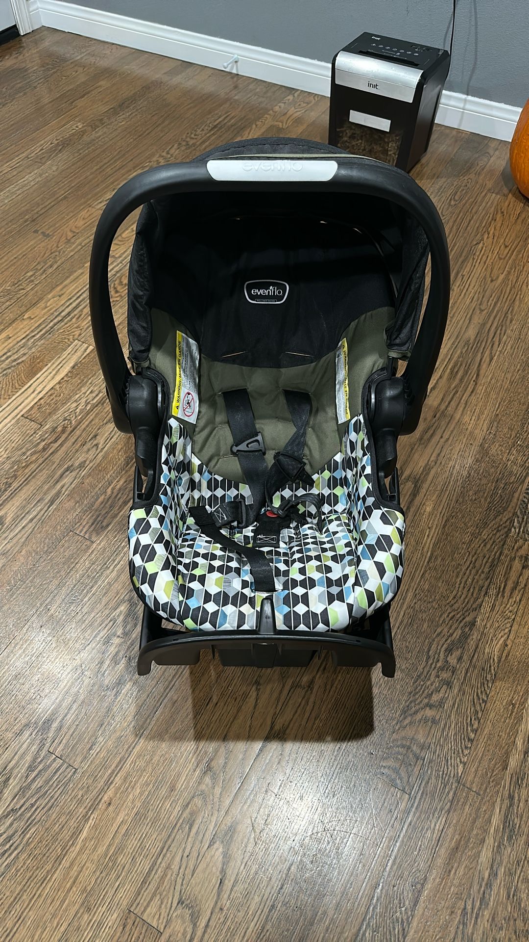 Evenflo Car seat And Base
