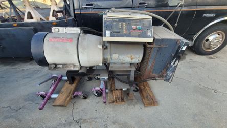 CompAir Hydrovane PUA 128 25HP Rotary Vane Air Compressor 3 Phase 240 Volt.        Compressor.          240 volt         hydrovane