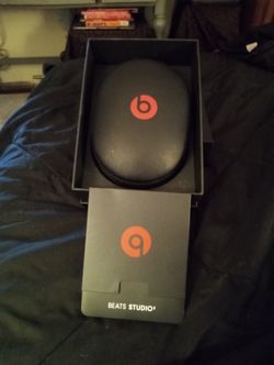 Beats studio Pro 3   over ear head phones