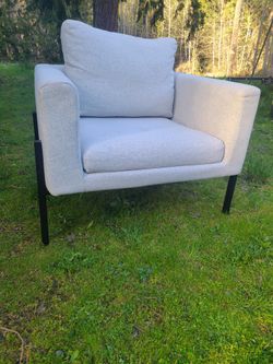 White Club Style Chairs *excellent* Condition 