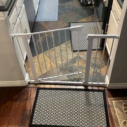 Adjustable Kitchen Gate