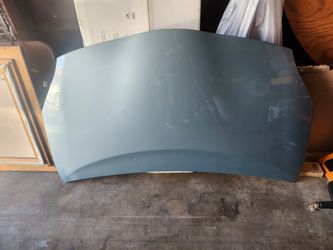 2010-2015 Prius Hood In Excellent Condition NO DENTS OR SCRATCHES