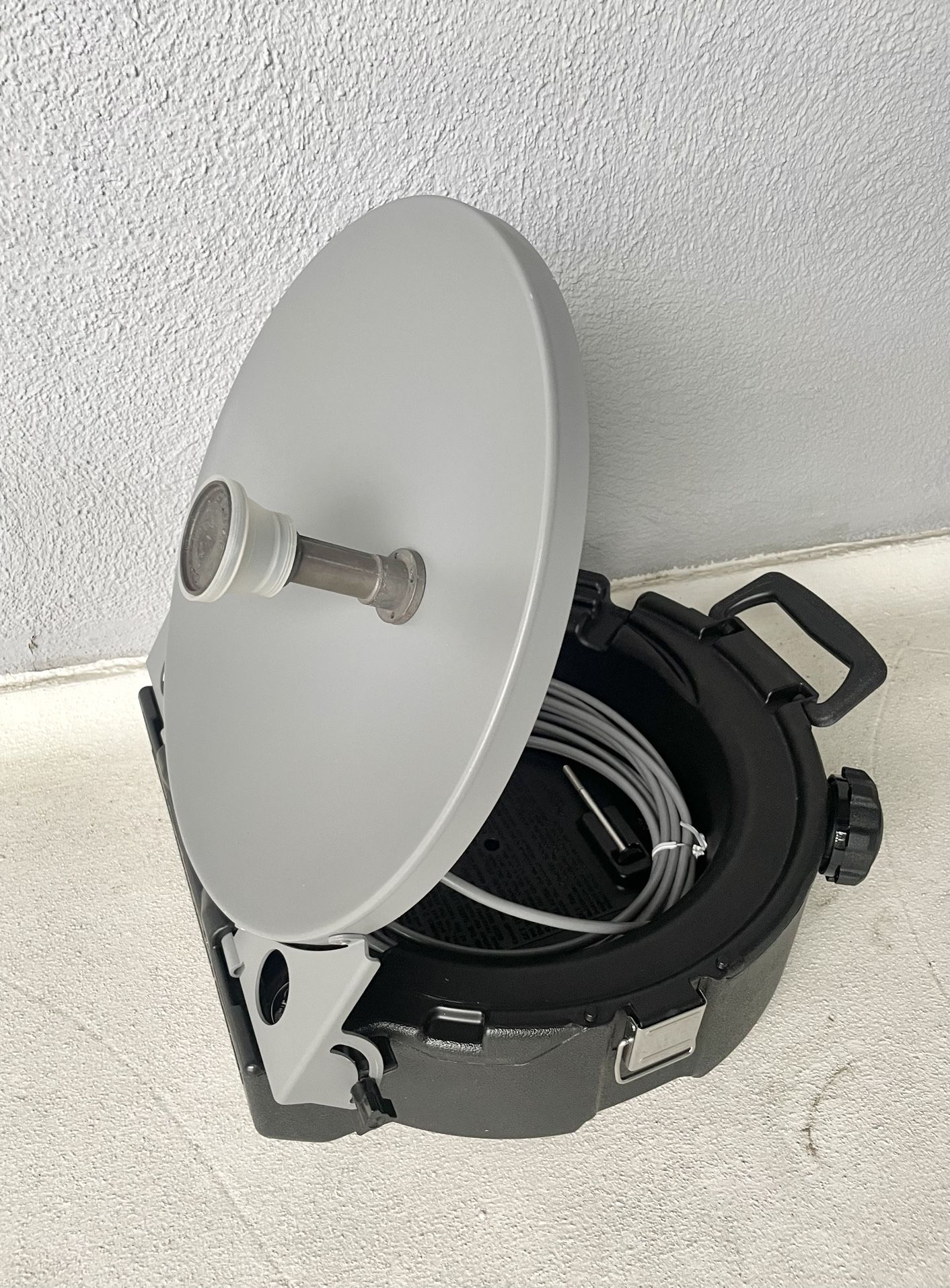 ** Portable Satellite TV Antenna **