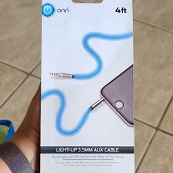 Onn 3.5mm Light Up Illuminated Auxiliary Audio Cable 4-Feet