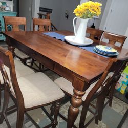 Palladino Dining Table With 8 Chairs