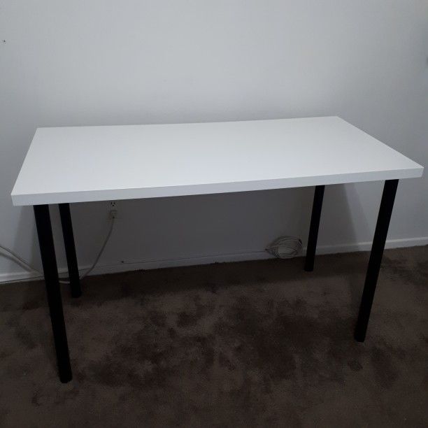 Ikea Desk (White table black legs) for Sale in Burbank, CA OfferUp