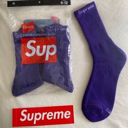 1 Pair Of Supreme Socks & 1 Box Logo Sticker 
