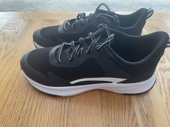 BRAND NEW: Women’s Tennis Shoes Size 5 Black And White Athletic Works Brand 