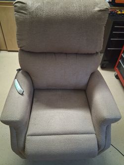 Power lift recliner
