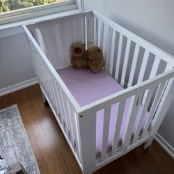 Mini Crib With Mattress - Perfect Condition 