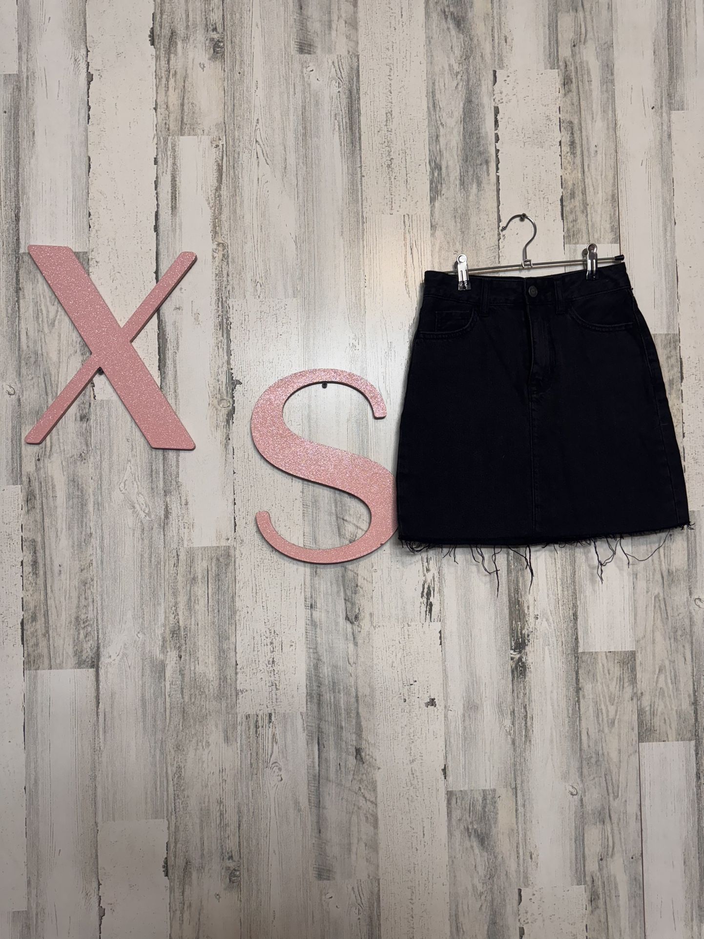 Hollister black denim ULTRA HIGH-RISE SKIRT 100%COTTON size 00