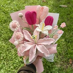 Crochet pink lily and pink tulips bouquet
