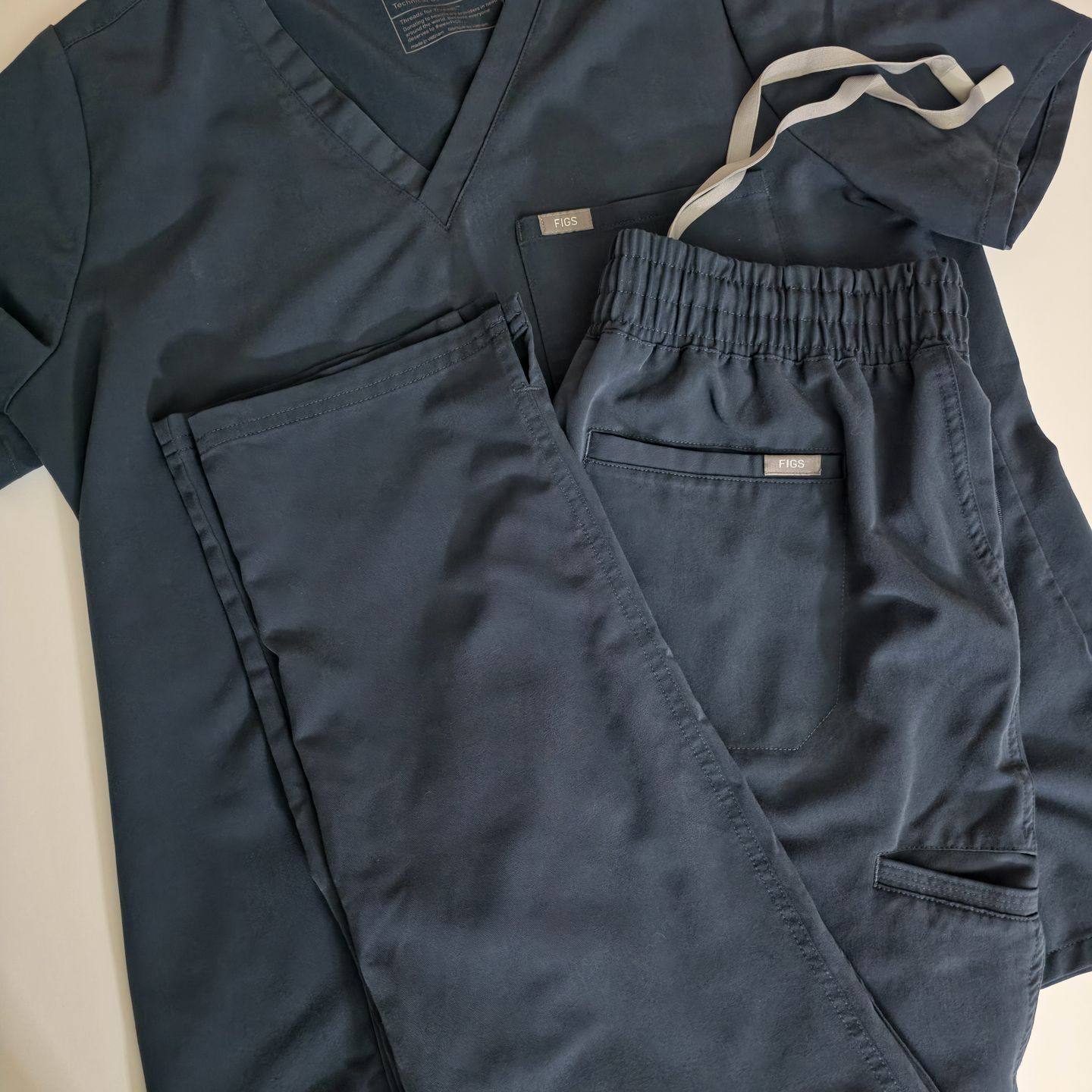 FIGS Scrub Set (Top & Bottom)