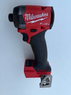 hop Milwaukee M18 FUEL 18V Lithium-Ion Brushless Cordless 1/4 in. Hex Impact Driver (Tool-Only