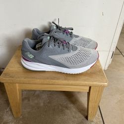 Women’s New Balance