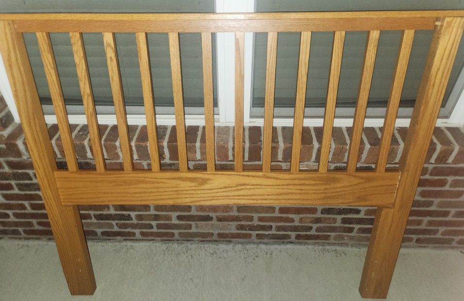 Full- Headboard/Bed Frame