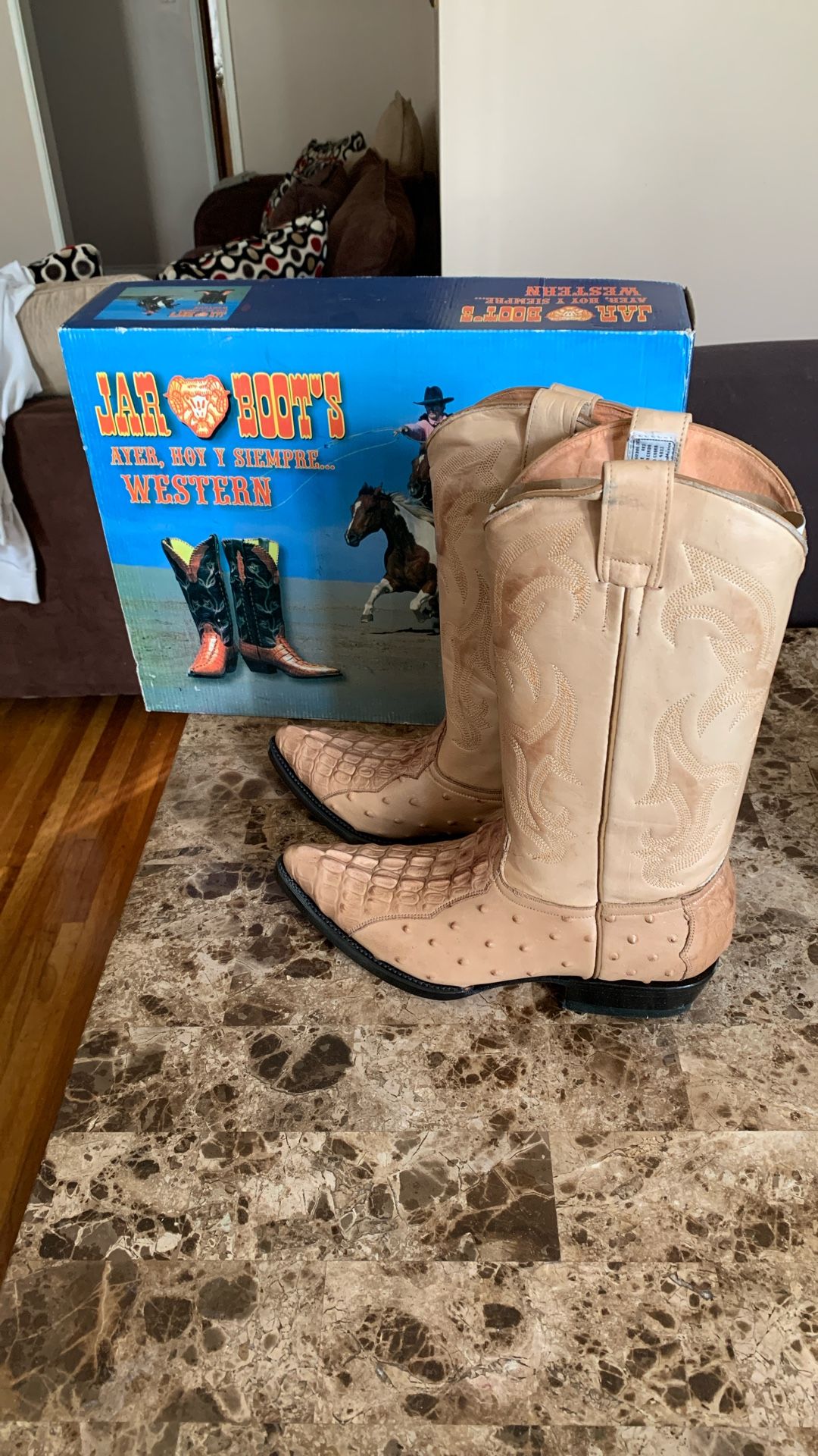 Jar cowboy boots 