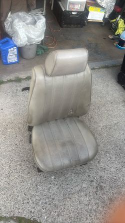85 BMW 318i Driver Seat