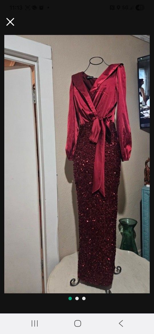 Beautiful Prom Or Diferent , Occasion Dress Burgandy Size 8