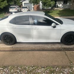 2019 Camry SE 4 Door 