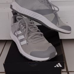NEW Adidas Everyset Trainer UNISEX mens 8 1/2 womens 7 1/2 sneaker tennis jogging walking $20 FIRM